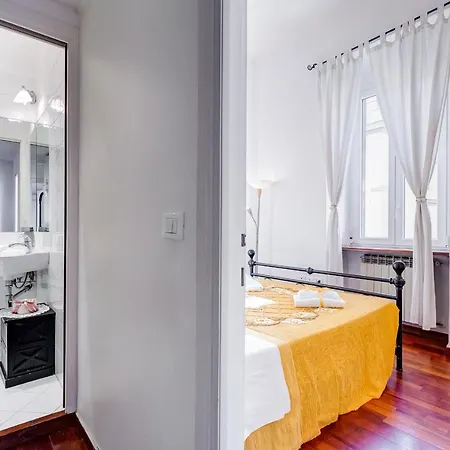 Saint Peter Elegance Domus Daire Roma